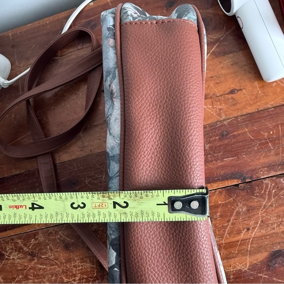 Rosetti Vintage Style Floral Crossbody Bag with Brown Trim & Multi-Pockets - Picture 11 of 11